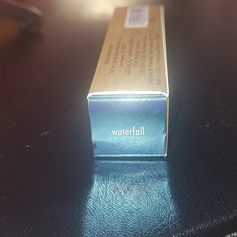 Stila Shimmer Liquid Eyeshadow — Iridescent Teal-Blue